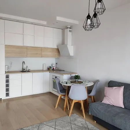 Lovely Vis-a-vis Medicover And Paley Institute * Varsó