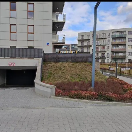 Apartman Lovely Vis-a-vis Medicover And Paley Institute *